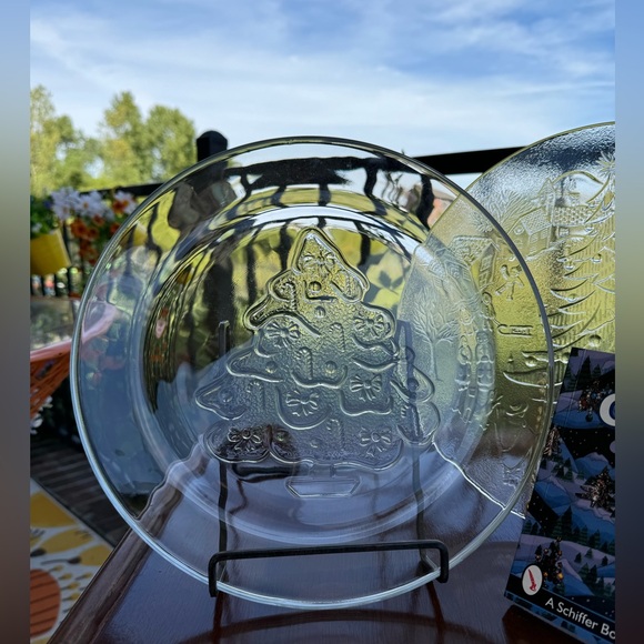 Collectible Christmas Jewelry Guide Book + Trays - Picture 6 of 11